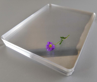 Selge pressitud akrüülplekk